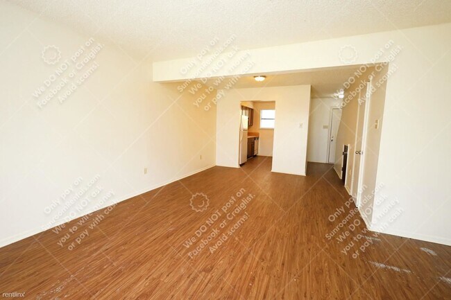 Foto del edificio - 2 br, 1.5 bath Townhome - 1322 Jasper Ave C C