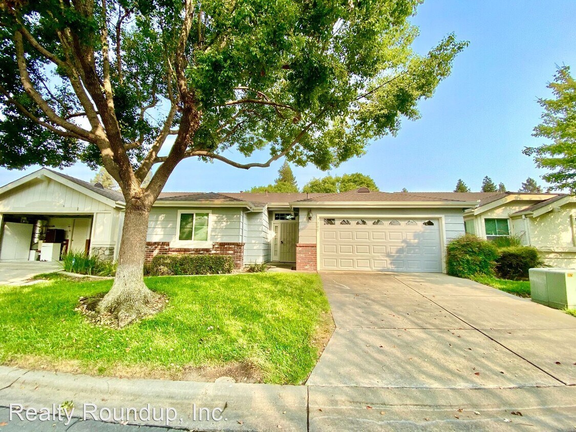 2 br, 2 bath House 7205 Sunsweet Ln House Rental in Sacramento, CA