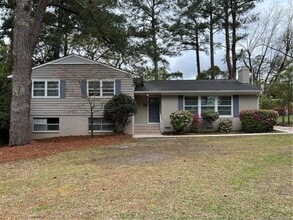 Building Photo - 2621 Bennington Rd