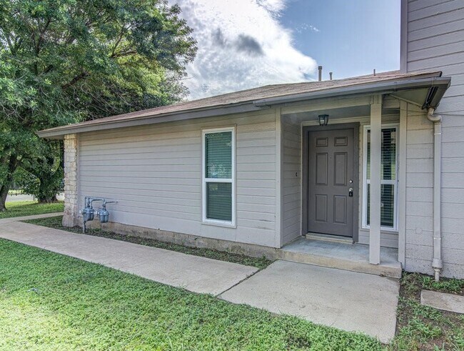 Foto del edificio - 12302 Deer Falls Dr
