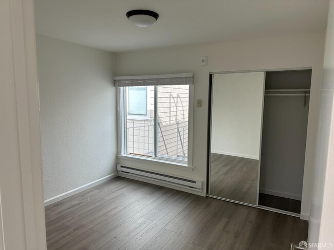 Building Photo - 527 6th Ave