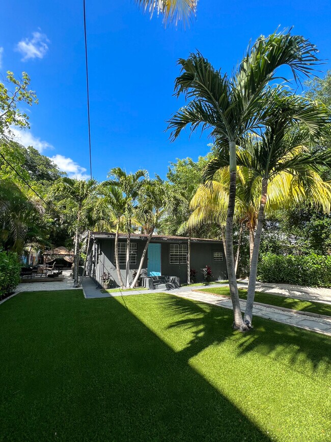 Foto del edificio - 337 NW 34th St