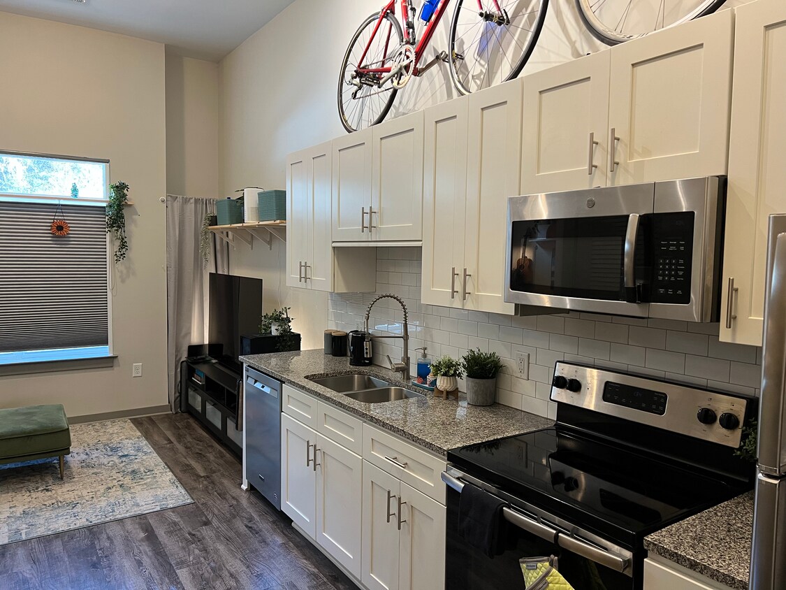 Foto principal - 782 Riverfront Pky
