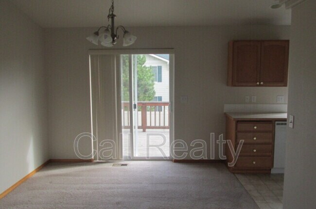 Building Photo - 4123 S Stonington Ln