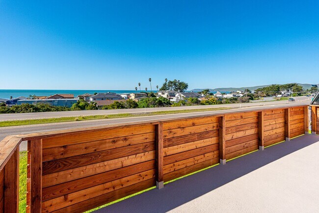 Foto del edificio - 2 bedroom upstairs duplex unit in Cayucos ...