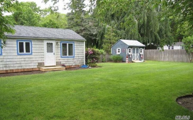 Foto del edificio - 140-143 Three Mile Harbor Rd