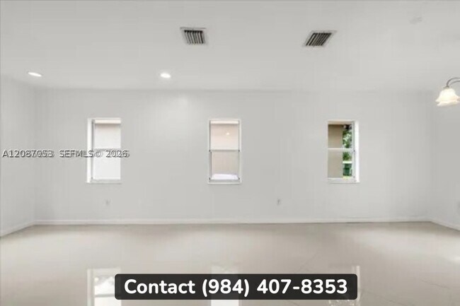 Foto del edificio - 1755 NE 35th Ave