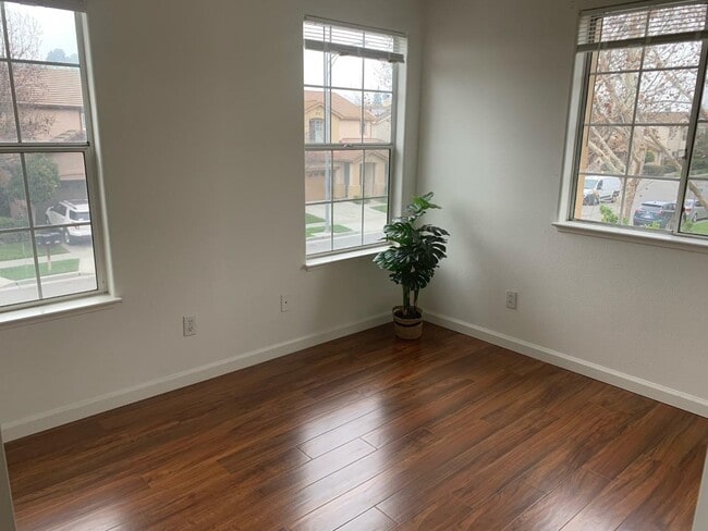 Building Photo - 2909 Rubino Cir