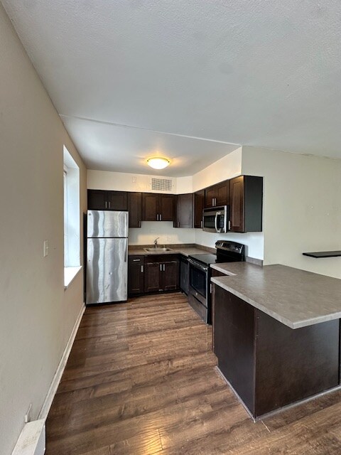 Foto del edificio - 1121 N Waverly Pl