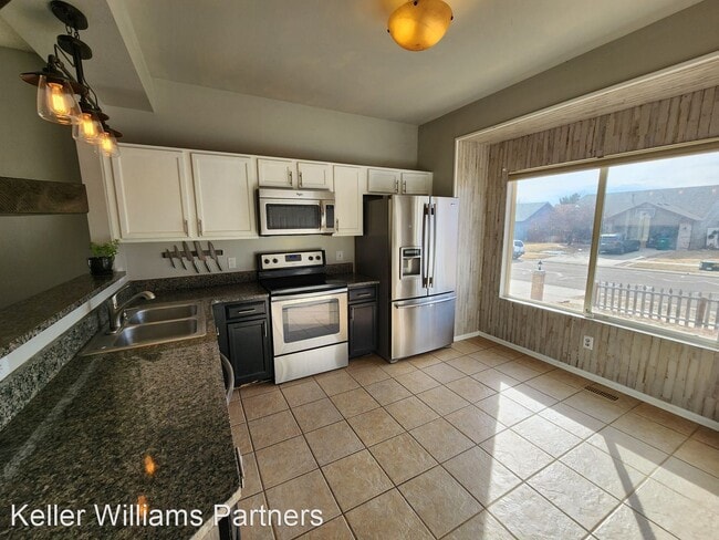 Building Photo - 3 br, 3 bath House - 1512 Coolcrest Dr
