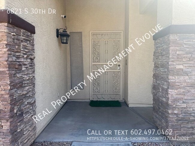 Building Photo - Tenant occupied and will assist with showi...