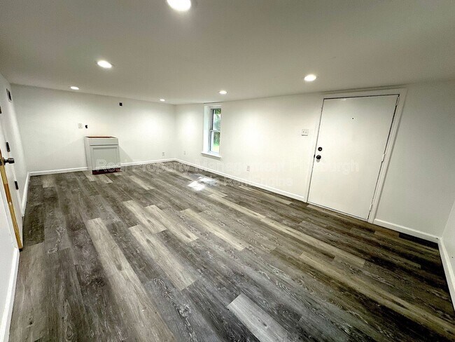 Foto del edificio - 6184 Poketa Rd