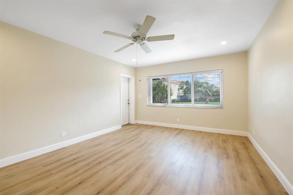 Foto principal - 1209 NE 18th Ave