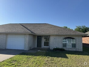 Building Photo - 410 Wedgewood Dr