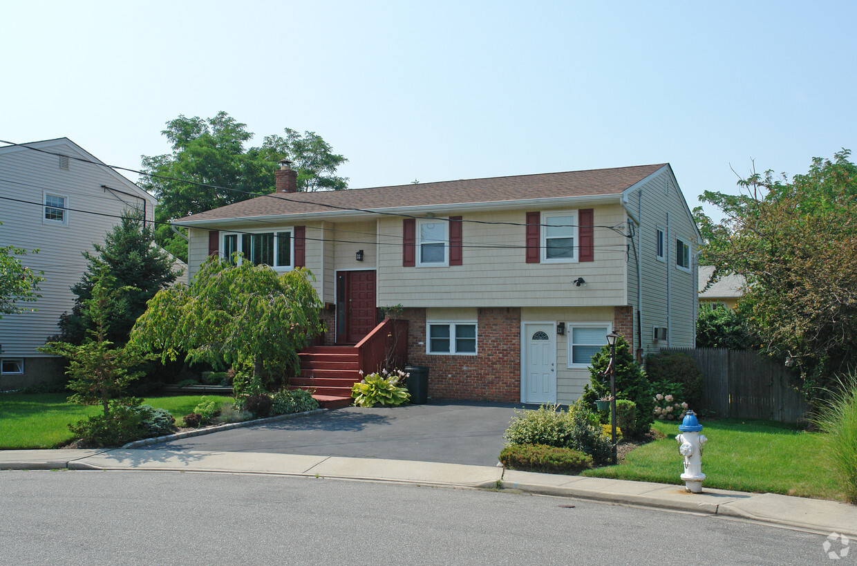 Building Photo - 2243 Farrell Ct