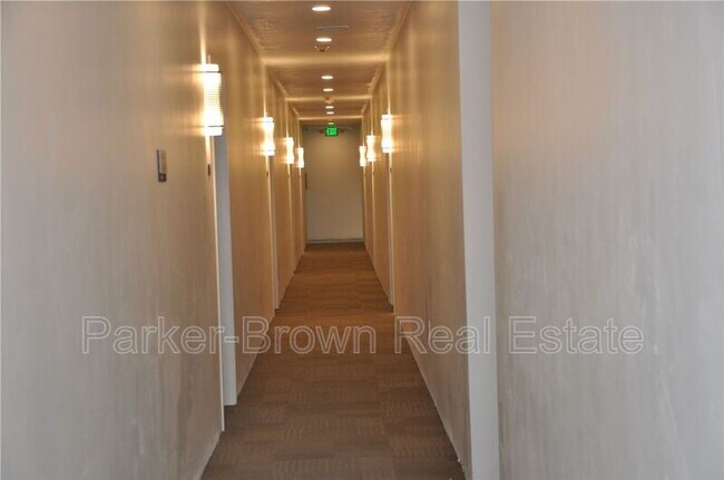 Building Photo - 965 S 200 W