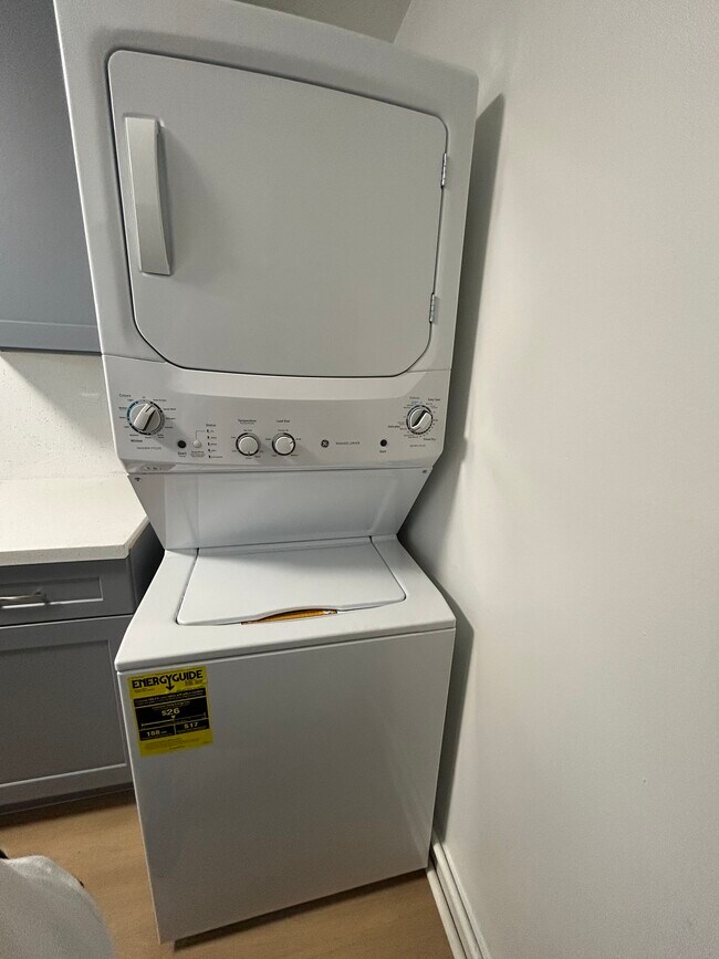 Foto del edificio - 574 W Hedding St