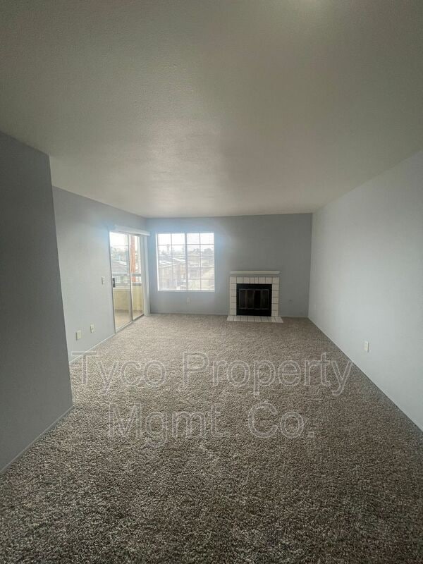 Building Photo - 588 8th St