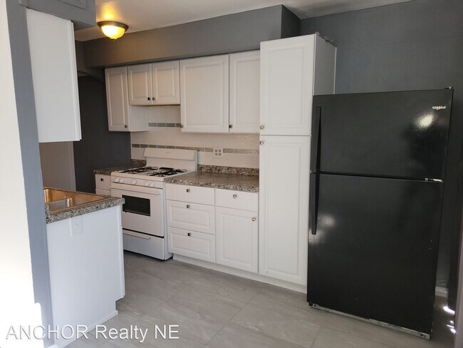Building Photo - 3 br, 1.5 bath House - 2042 Lardner St