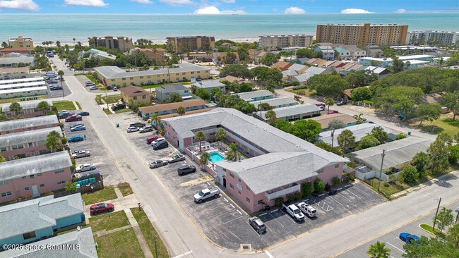 Building Photo - 401 Monroe Ave
