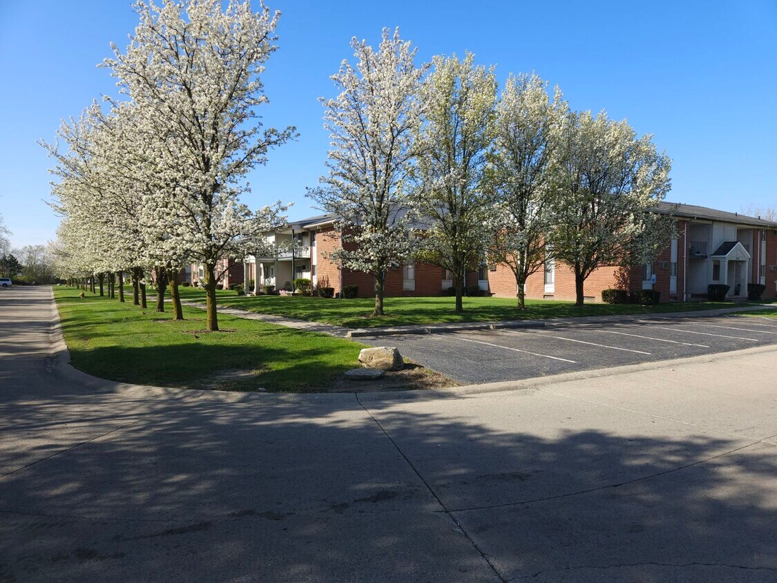 Princeton Square Apartments in Taylor, MI