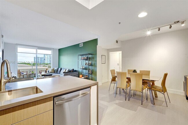 Foto del edificio - 18800 NE 29th Ave