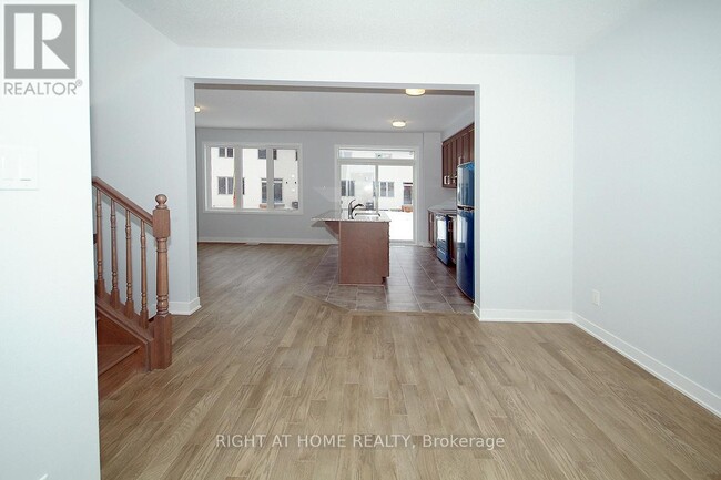 Building Photo - 274 Ormiston Cres