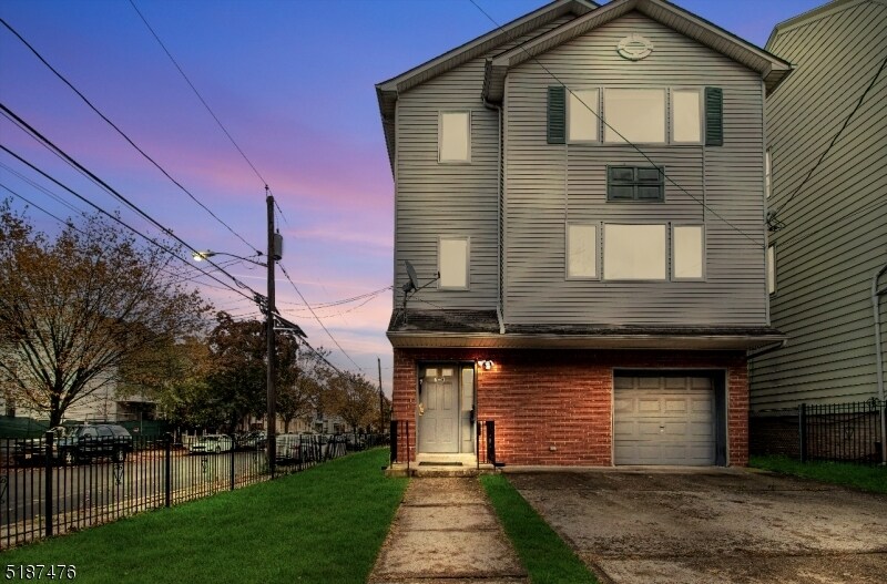 Primary Photo - 2 Shanley Ave