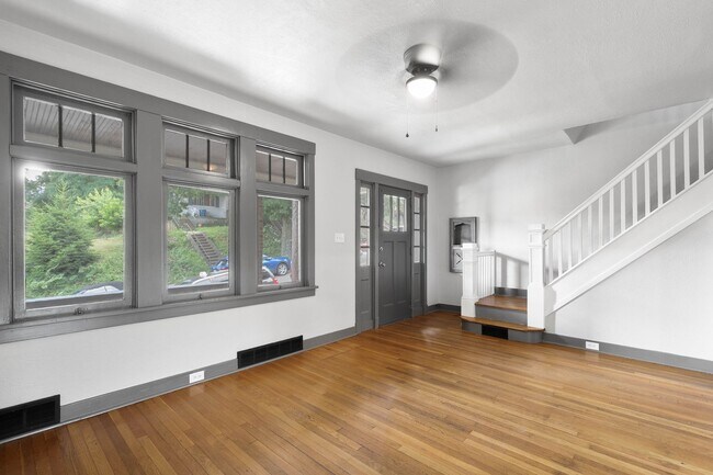 Foto del edificio - Stunning 3 bedroom home in Pittsburgh avai...