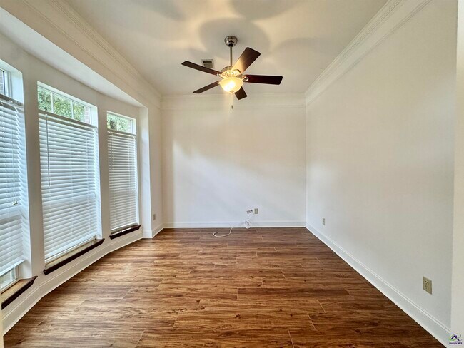 Building Photo - 1127 Alderly Ln