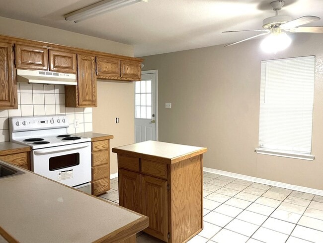 Foto del edificio - 3-bedroom home!