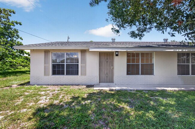 Foto del edificio - 3943 Roan Ct W