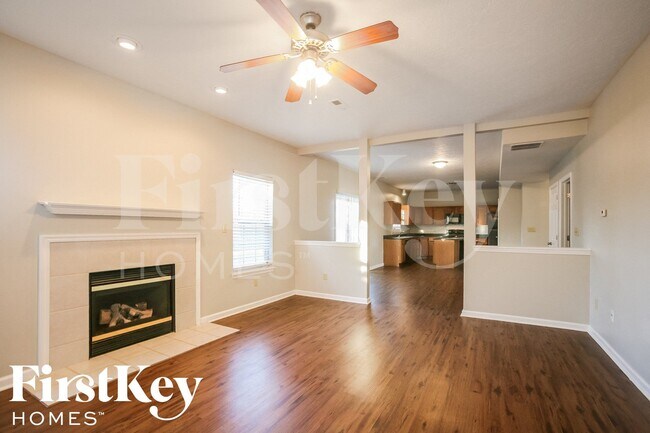 Foto del edificio - 11641 Eldridge Dr