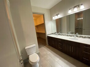 Building Photo - 1800 St Joseph Pkwy