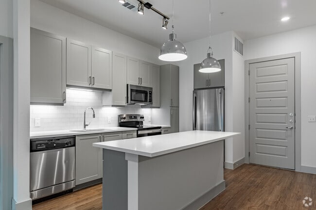 1BR, 1BA - 729 SF - Augusta Flats