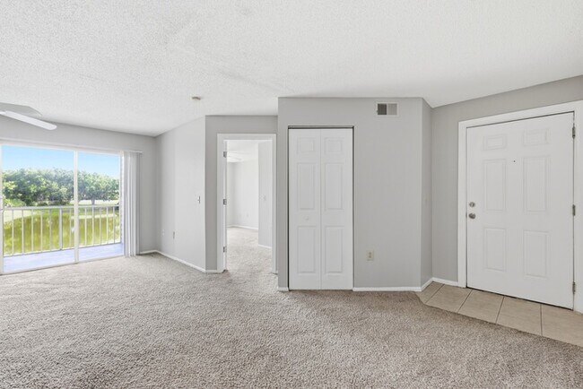 Building Photo - 1229 Bermuda Lakes Ln