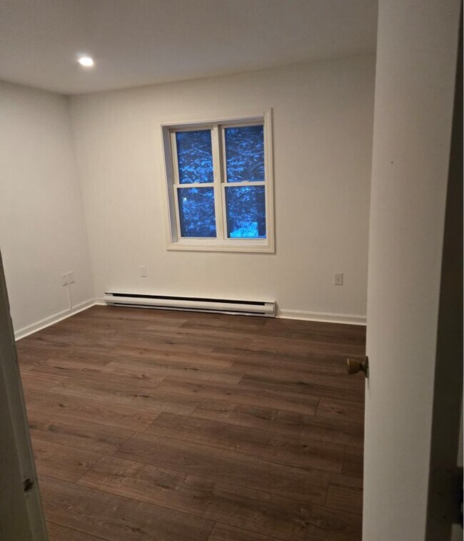 Foto del edificio - 329 Old Lake Shore Rd