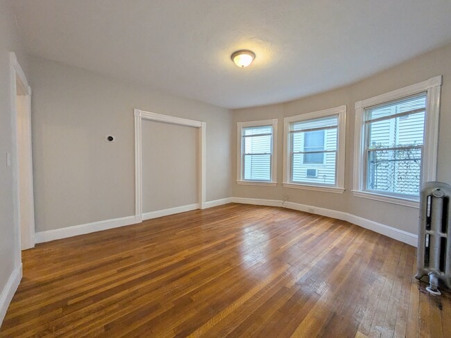 Living Room - 98 Hudson St