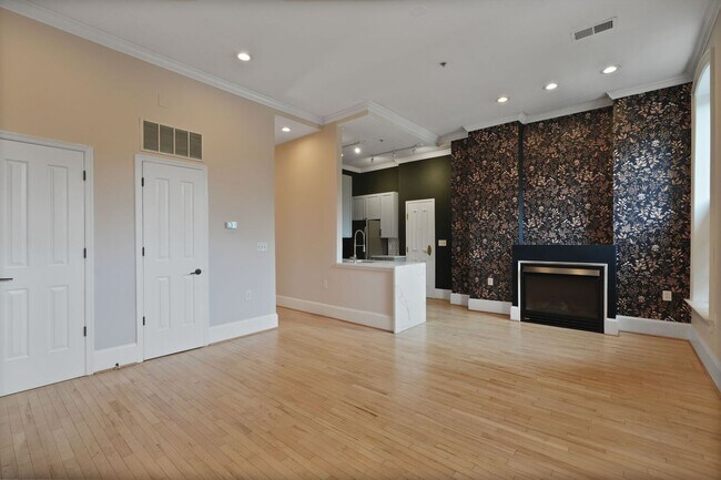 Foto del edificio - Available Now! Two Bed/Two Bath in the Mos...