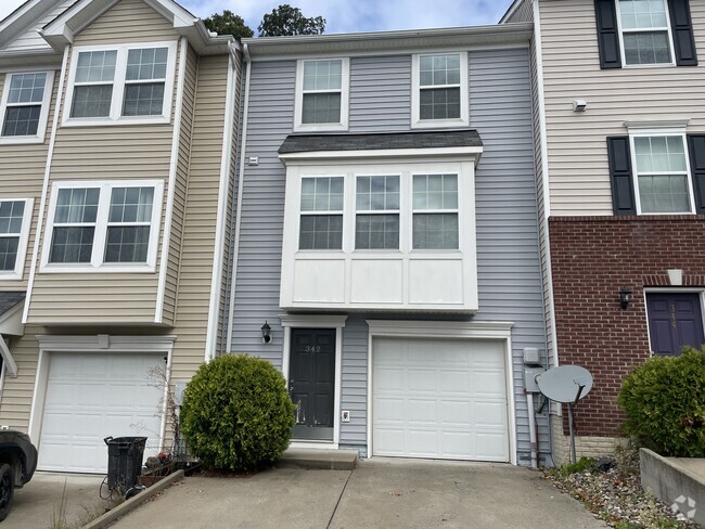 Building Photo - 342 Falcon Run