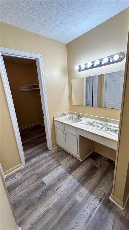 Building Photo - 8560 Creekwood Way