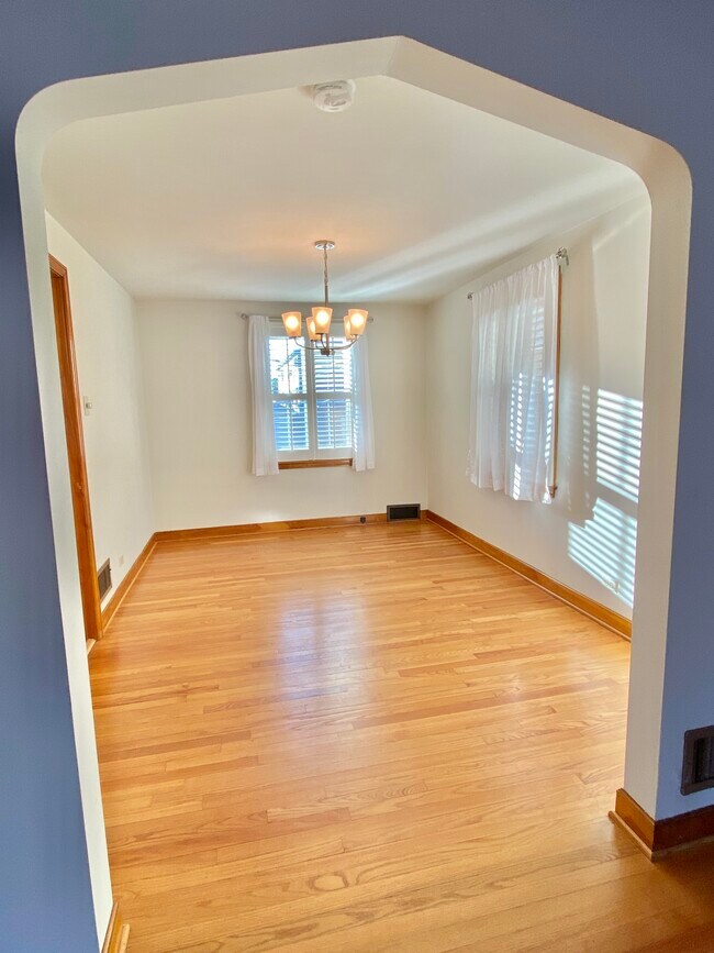 Foto del edificio - 1626 Maple Ave