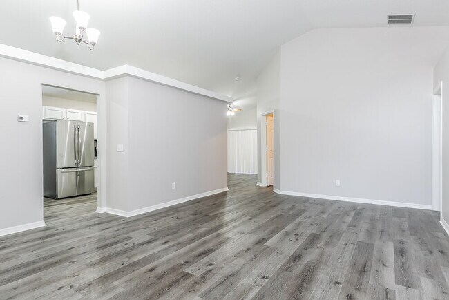 Foto del edificio - 3027 Eagle Crossing Dr
