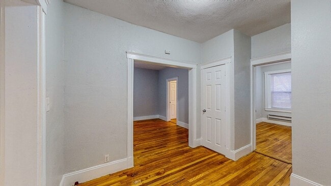 Foto del edificio - 12 American Legion Hwy