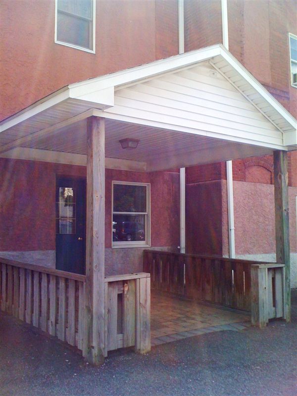 Building Photo - 20 E Center St