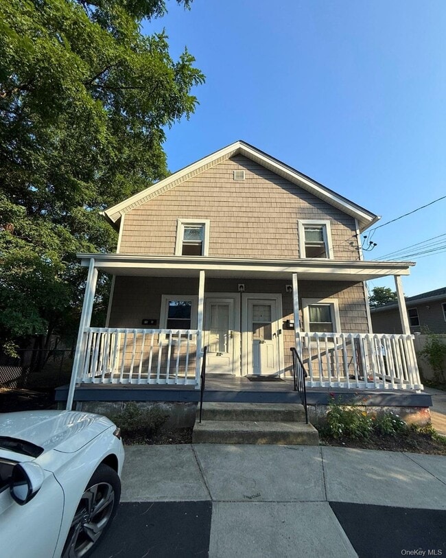 Building Photo - 10 Spruce St