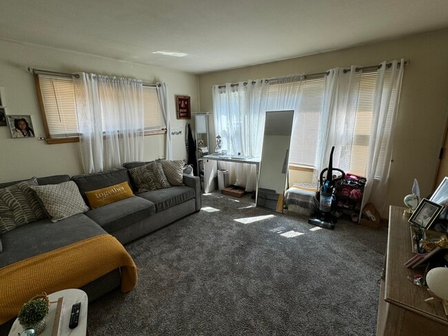 Building Photo - 7259 W Lakefield Dr