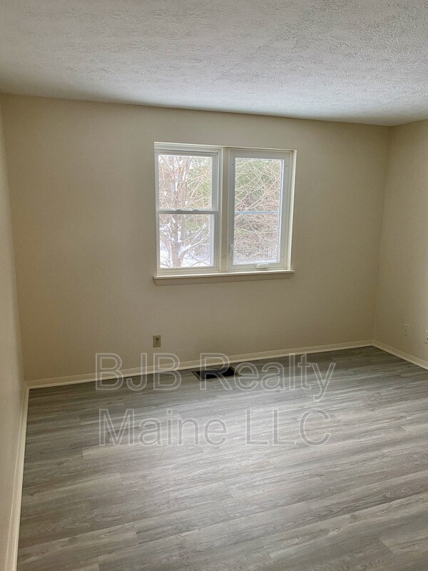 Building Photo - 395 Lisbon St