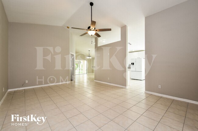 Foto del edificio - 9783 Gladiolus Bulb Loop