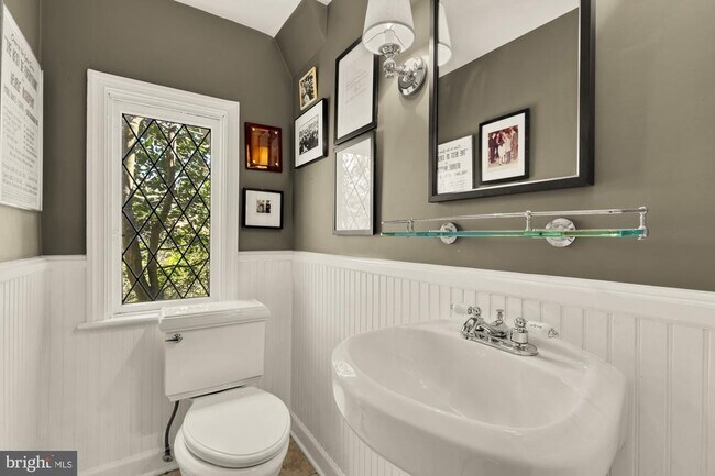 Foto del edificio - 7064 31st St NW